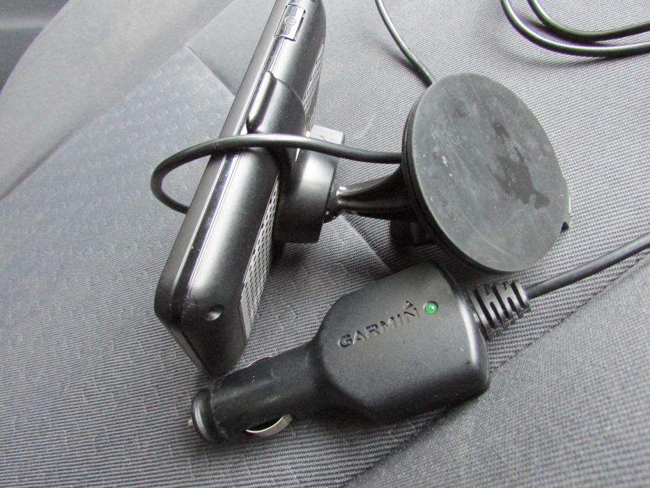 Навигация Garmin nüvi 40