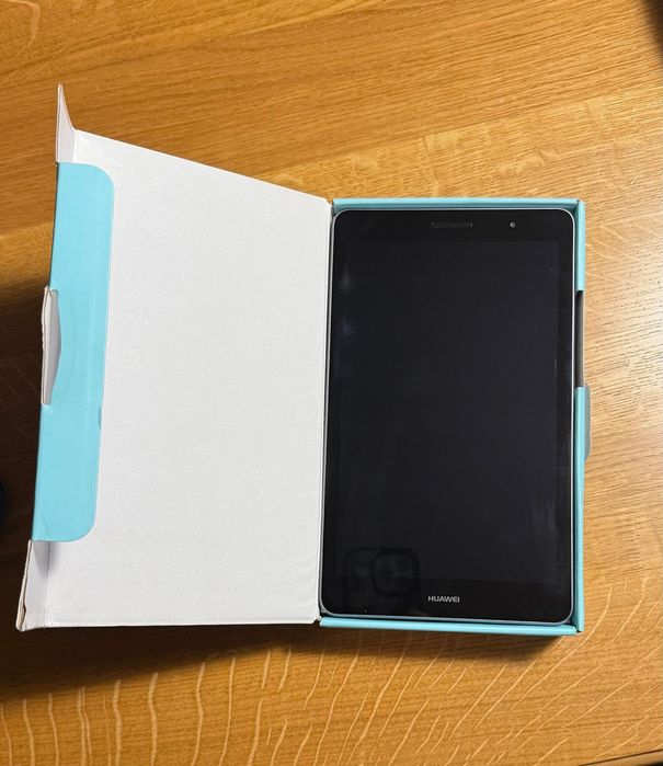 Vînd tabletã  cu SIM Huawei Media Pad T3ia