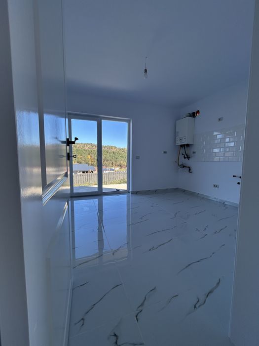 Case moderne cu etaj  Valea Lupului 136.500 de euro