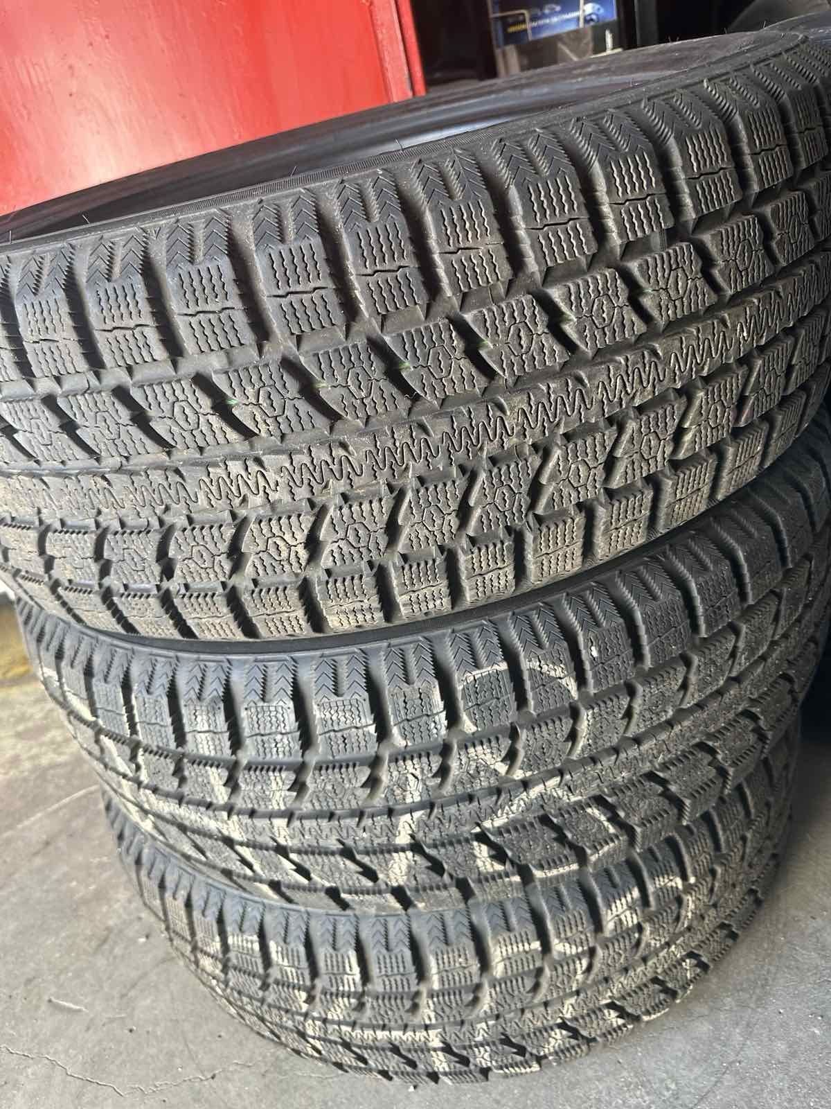 245/50R20 зимни гуми Toyo