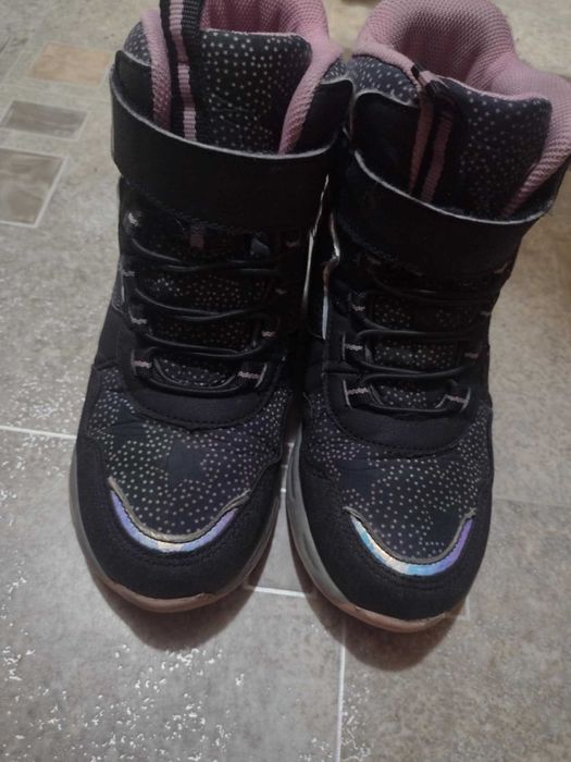 Детски боти за момиче.Нова цена 15 лв.