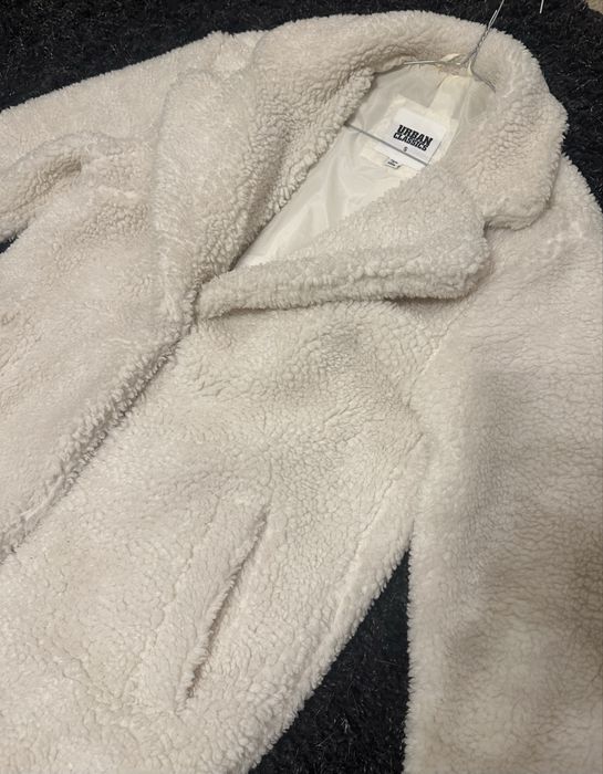 Бяло палто Urban Classics тип Teddy coat, размер S (отговаря на M)