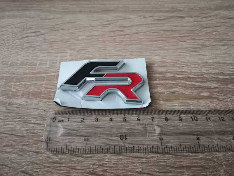 емблема Seat FR черно с червено