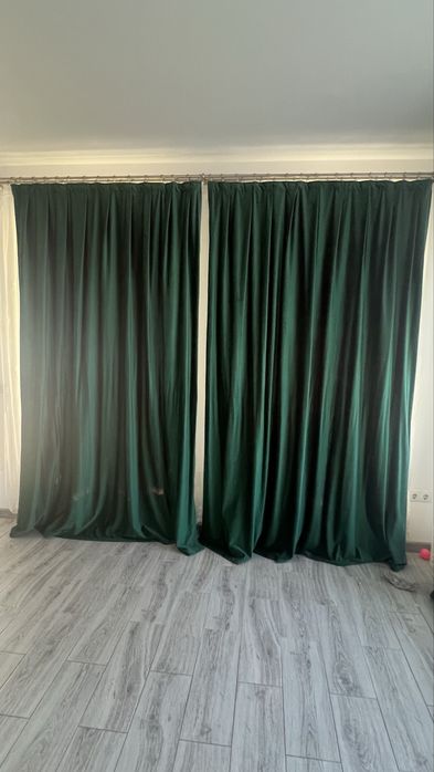 Draperie verde smarald