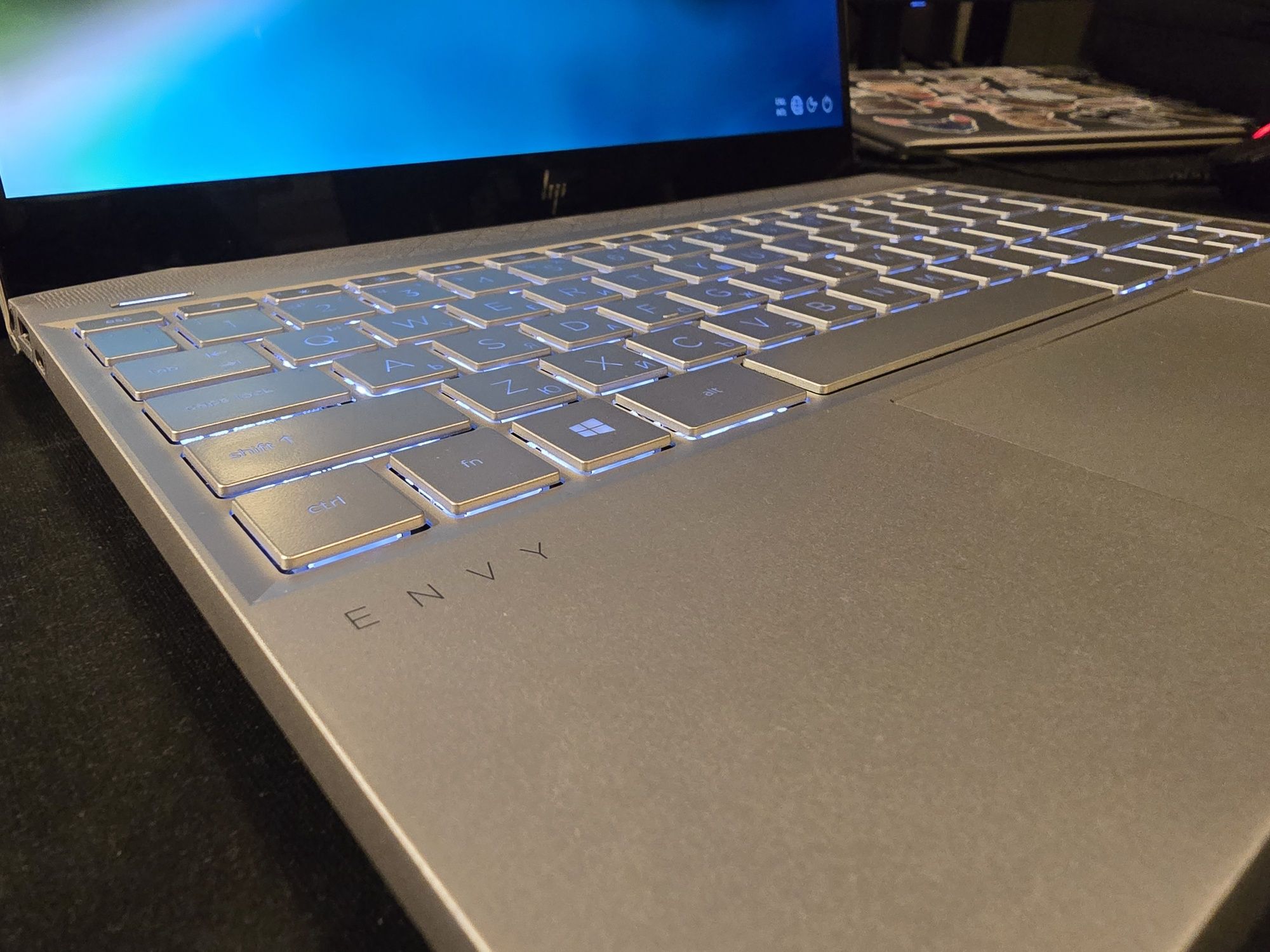 HP Envy 13" FHD i5-8265U 8gb RAM 256gb NVMe
