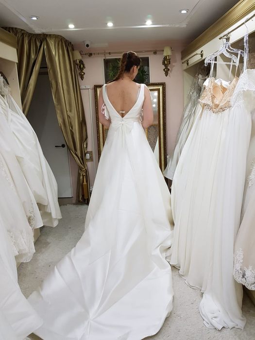 Vand Rochie mireasa tafta ivory cu trena lunga Elite Mariaj