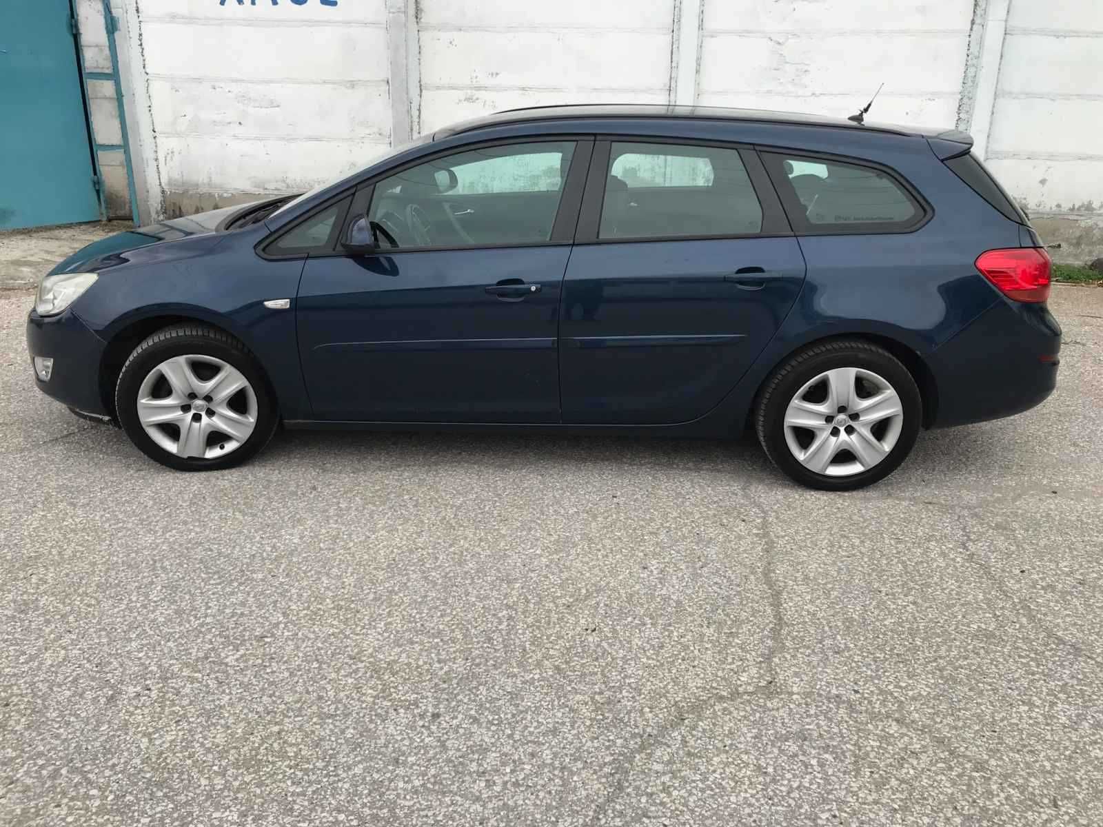 Opel Astra Sports Tourer 1.4 - бензин/газ