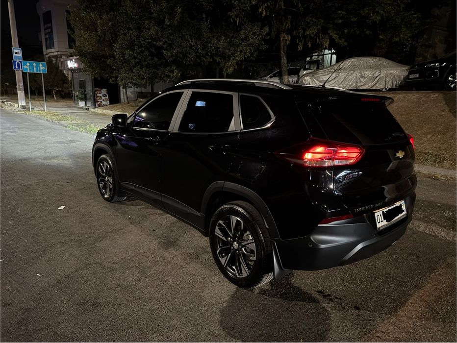 Tracker 325t Full