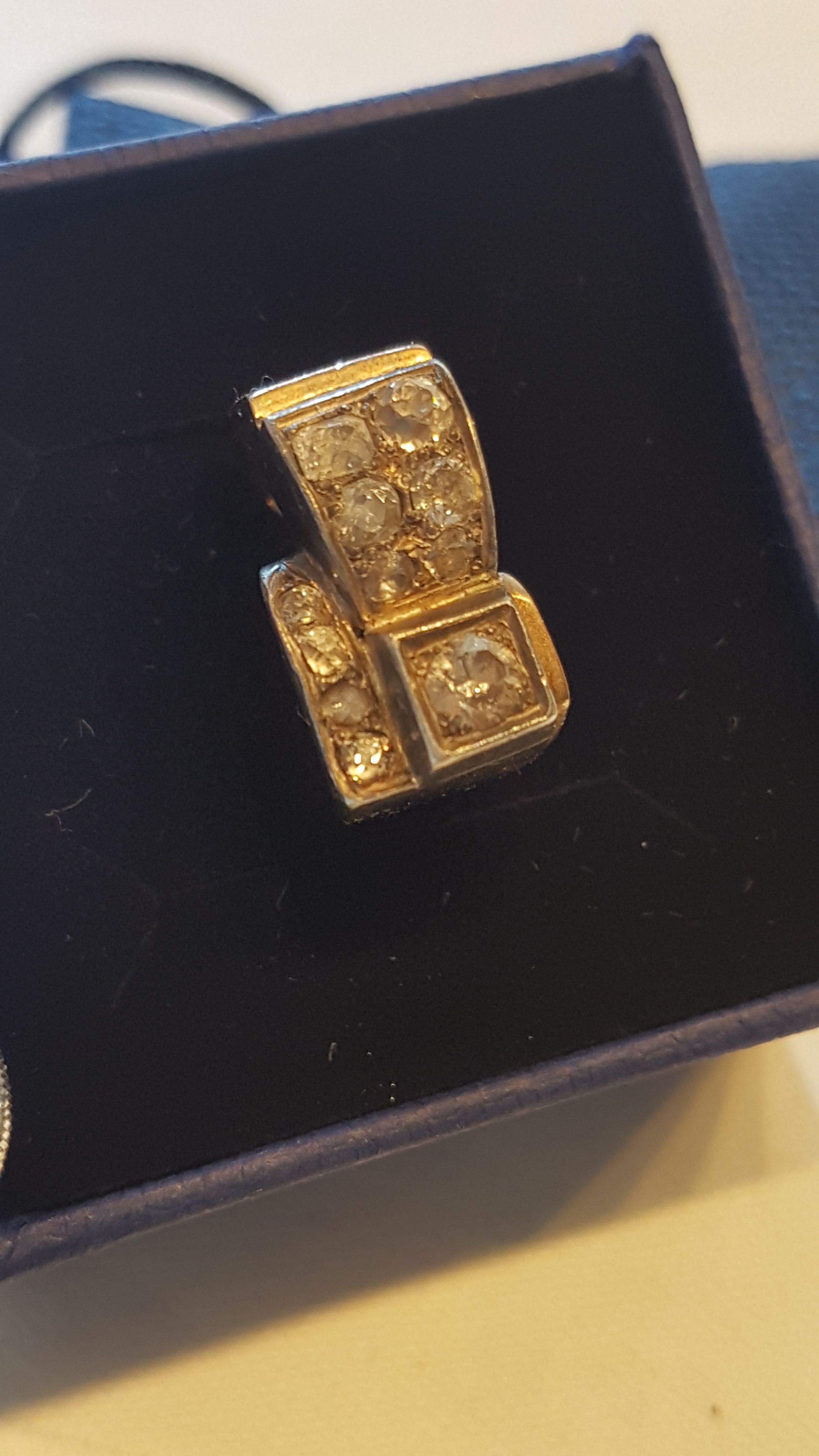 Inel vintage din aur, cu 11 diamante