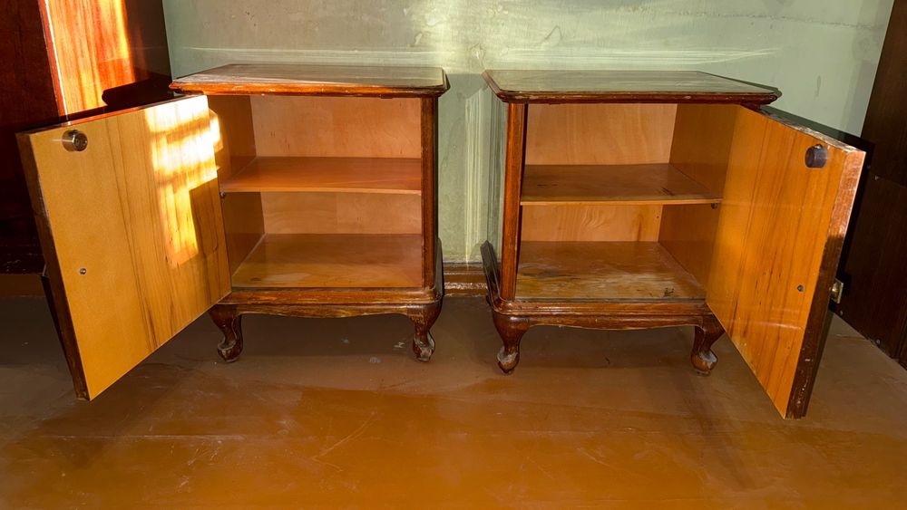 Тумбочка для кровати в спальню