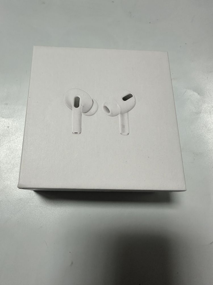 Оригинални слушалки Apple AirPods Pro - чисто нови