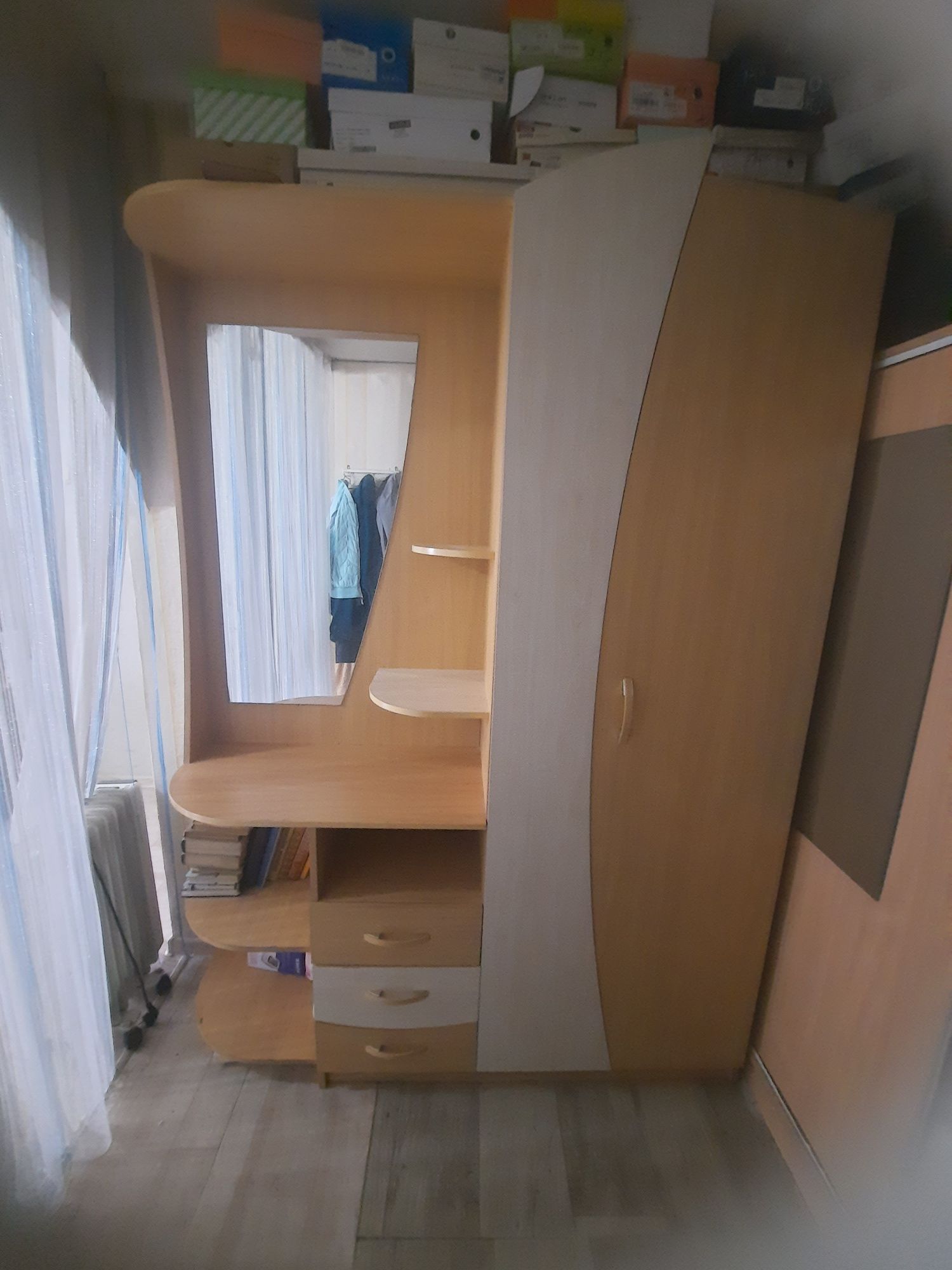 Продам прихожую шкаф