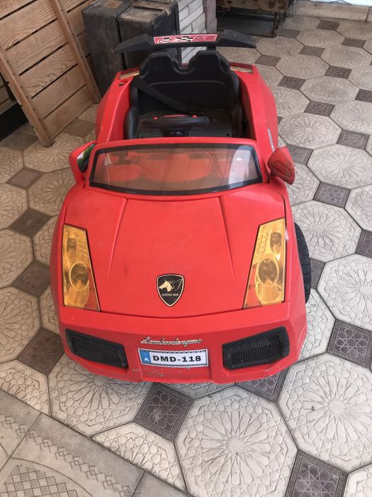 Машина детская с пультом управления состояние хорошее