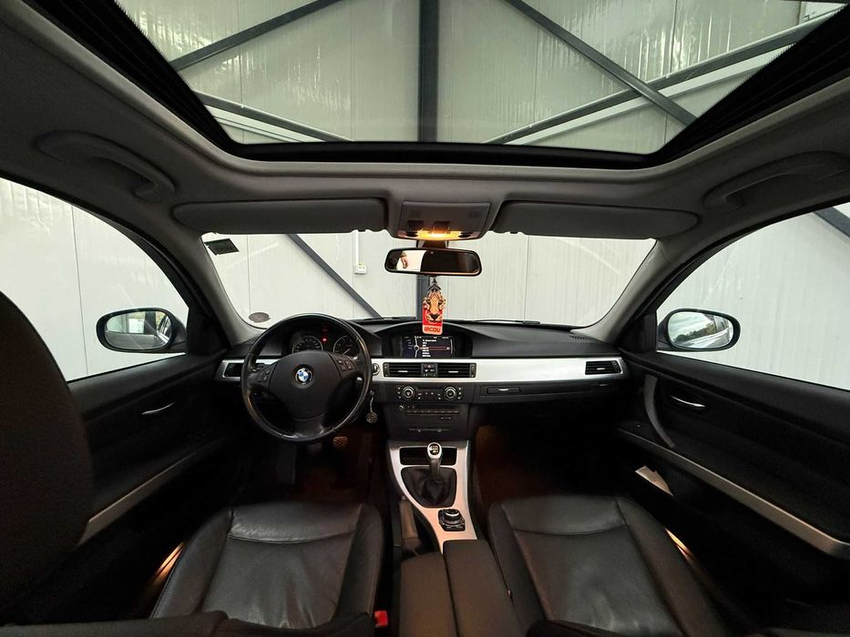 BMW 320i/170 Cp/2011/Euro 5