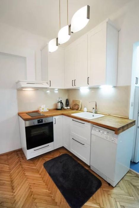 Дава се под наем Двустаен апартамент в София, Център - 50 кв.м за 749 € - Снимка #2