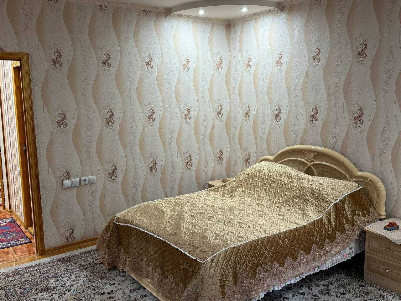 Срочно продаётся двухкомнатная квартира в Яккасарайском районе 69 дом