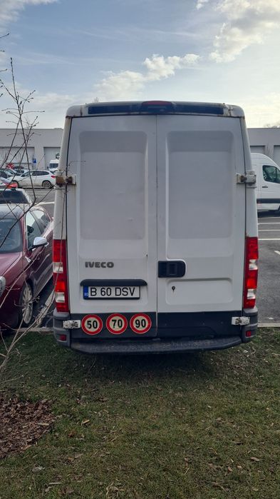 Duba de inchiriat fără sofer/cu sofer