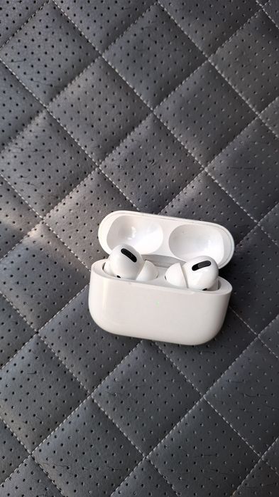 Air pods первого поколения