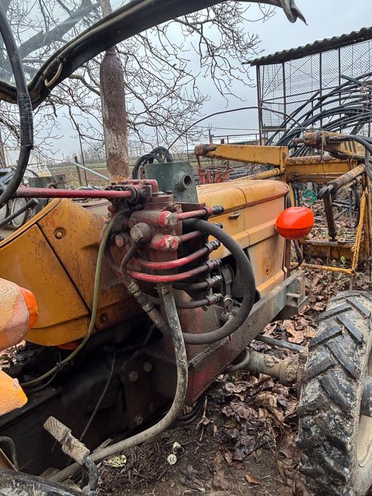 Incarcator frontal pentru tractor 450 si 550