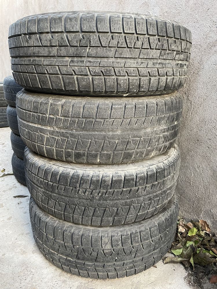 Продается 215/60/R16 зимние шины 4 шт, сост среднее
