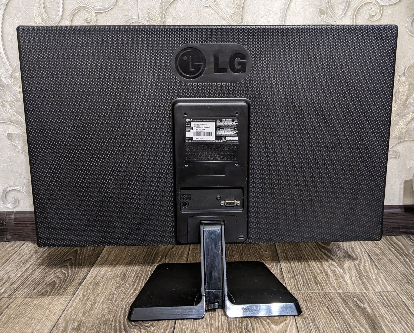 Монитор 23" LG 23EN33