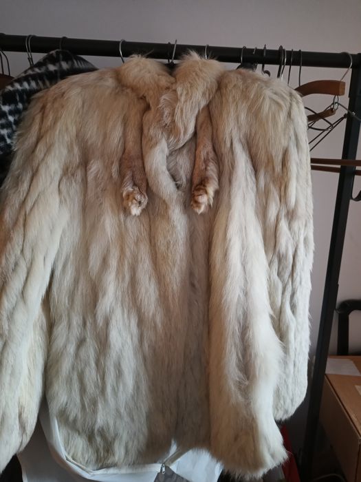 Vânzare haina din blana de vulpe