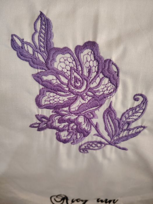 Продам вышивальную машинку