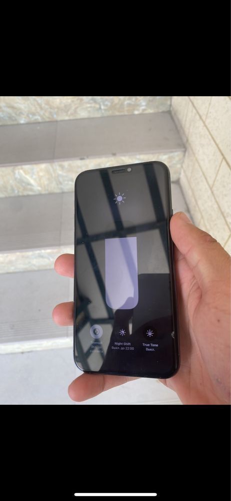 Iphone 11 pro sotiladi yaxshi sastayannada