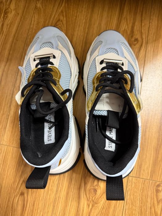 Adidași Steve Madden