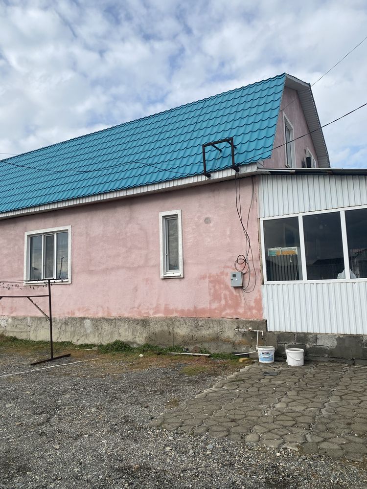 Продам  большой дом.