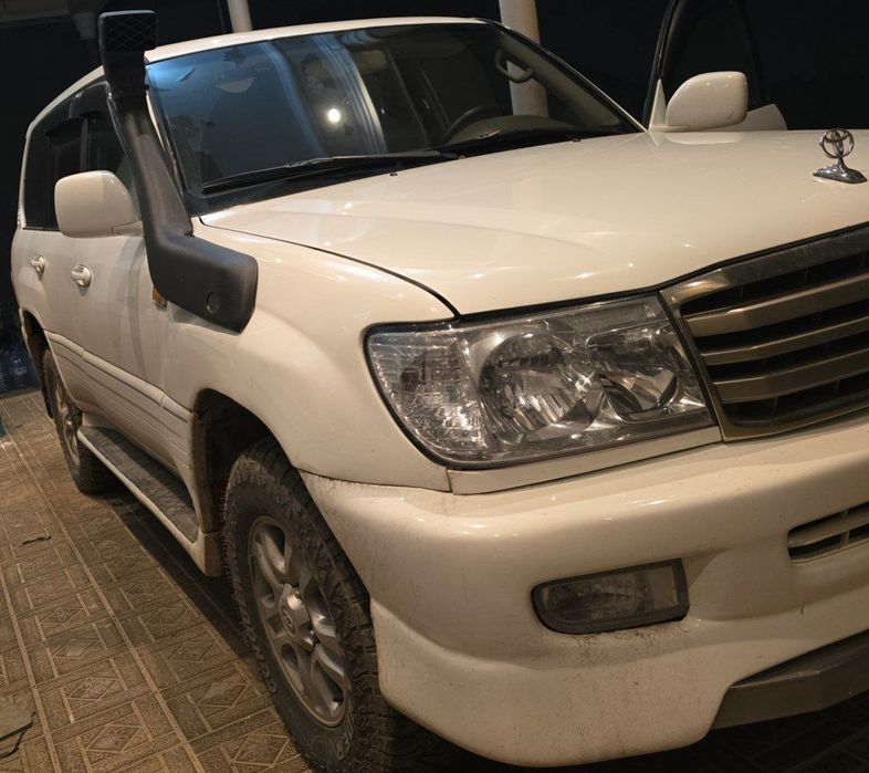 Toyota land cruiser 100