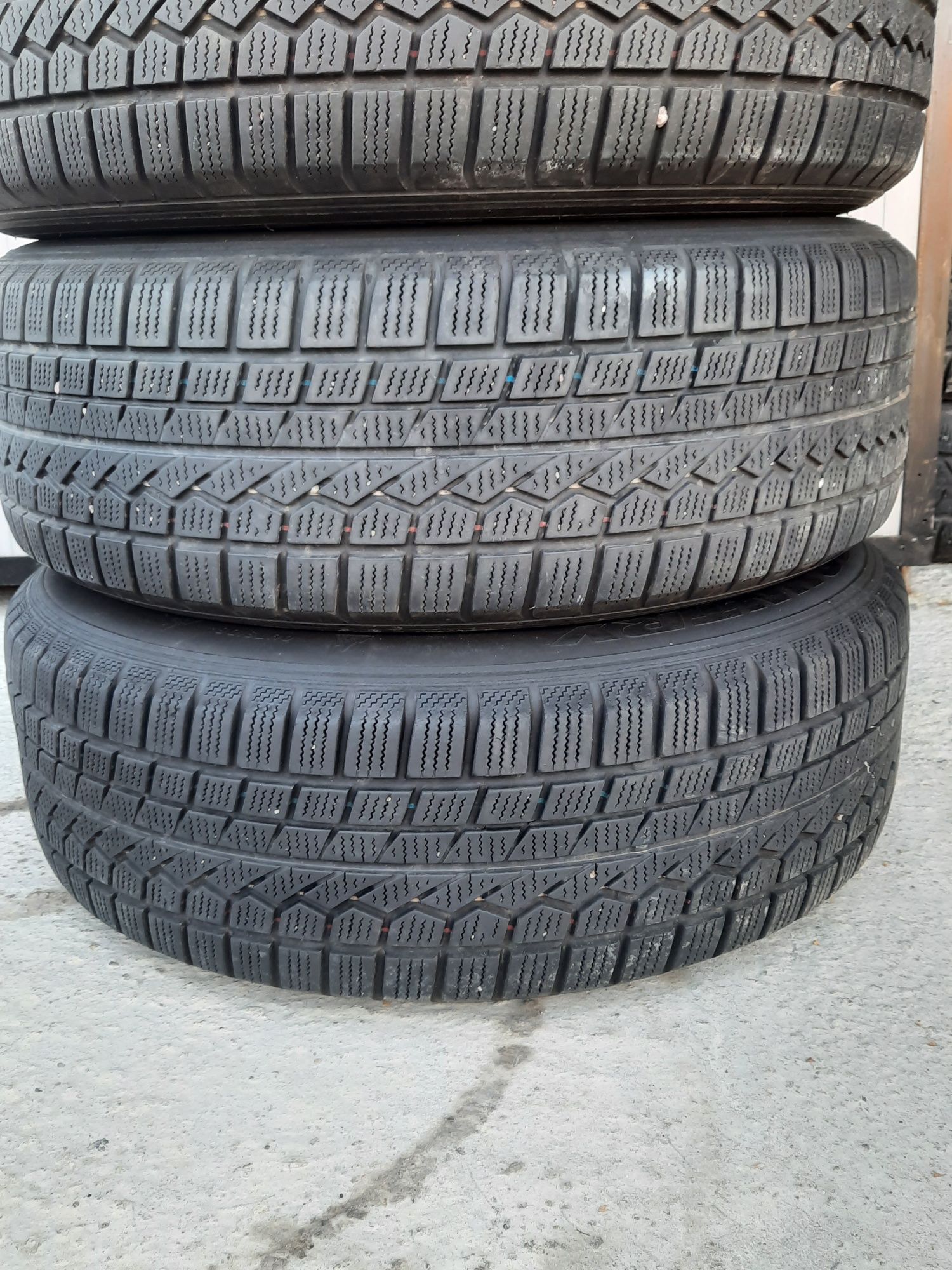 4 Броя 225/65/17 Toyo 2x6,8mm 2x5mm