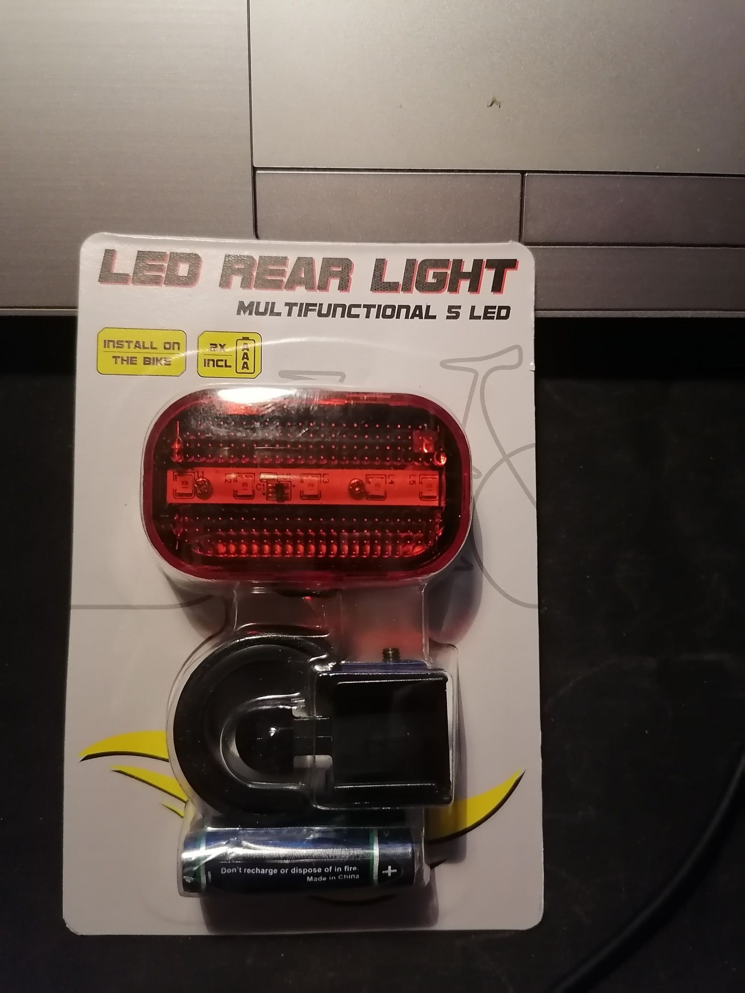 Задна светлина за велосипед многофункционална 5 LED