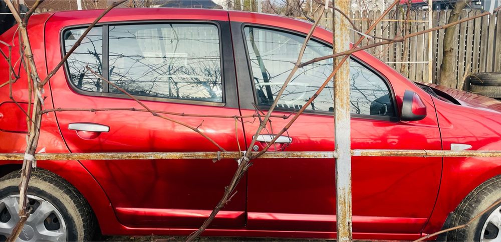 Vand Dacia Sandero 1,4 benzina ,69000 km reali