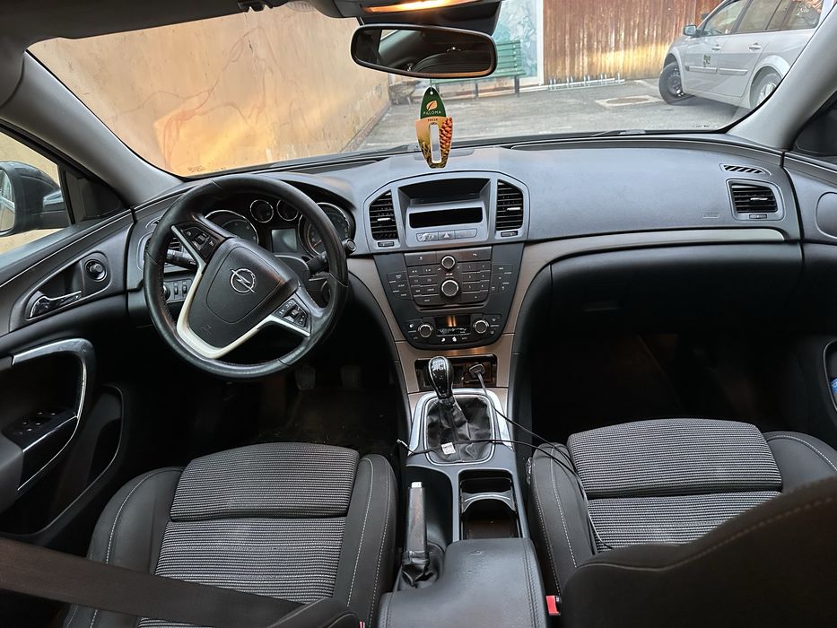 Opel insignia 1.6 diesel acte la zi fiscal pe loc stare buna