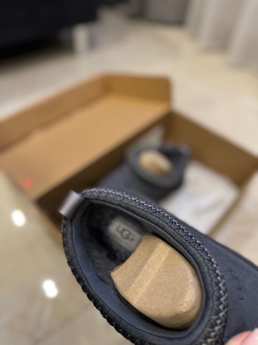 НОВИ дамски обувки UGG