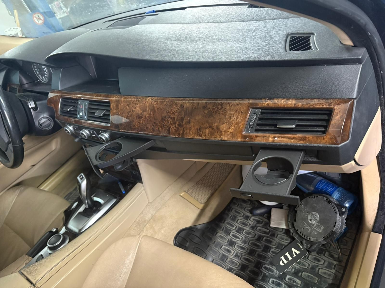 Dezmembrez bmw e60 lci  2008 n47 177cp