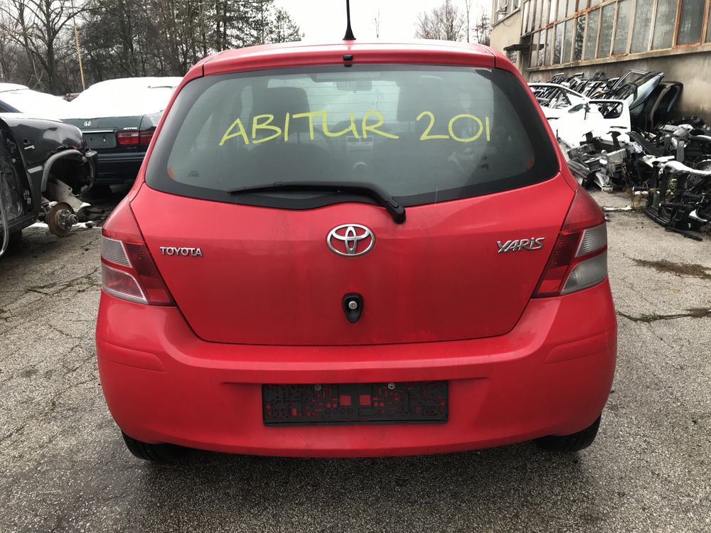 Toyota Yaris 1.0i 2010г. На части