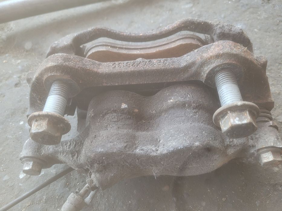 etrier dreapta fata suport etrier ford transit 2.2 E5 1015