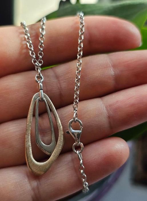 Красиво сребърно колие