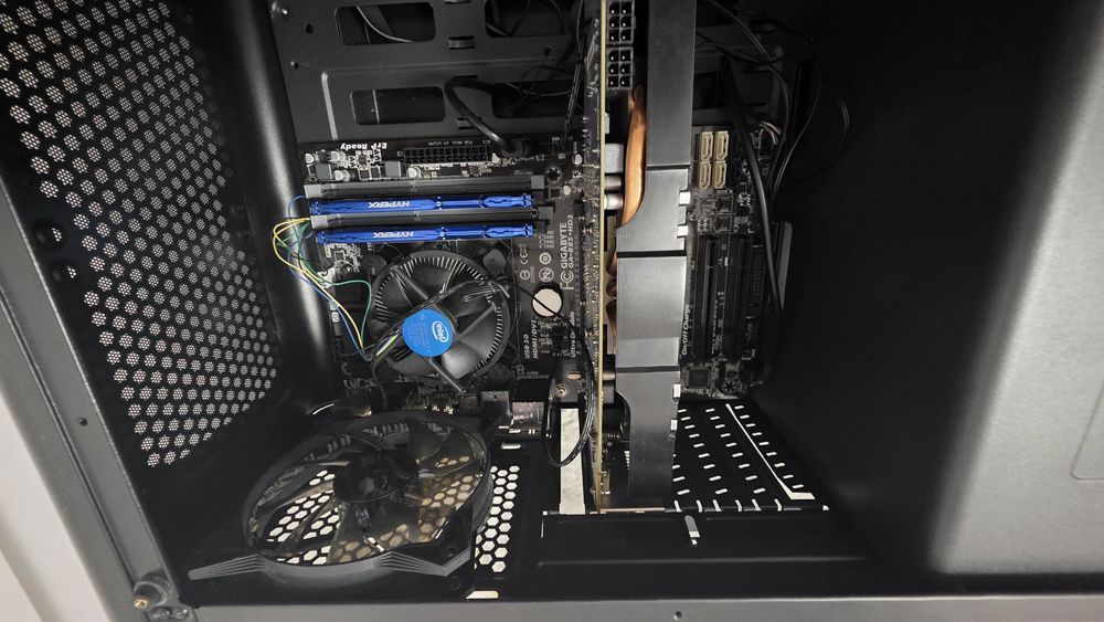 Unitate pc i5 cu lumini