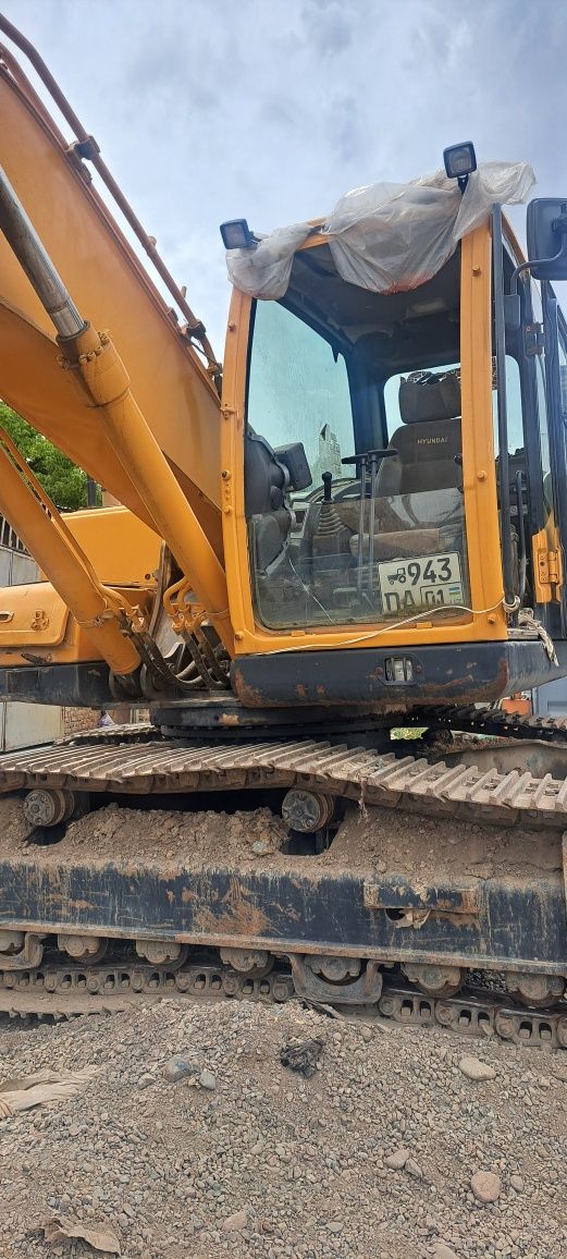Сотилади гусеничный экскаватор Hyundai 220