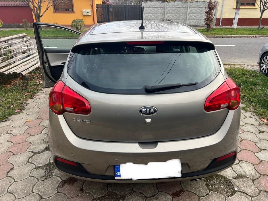 Kia Ceed 2015 • 1.6 Benzină  • 151k km • Stare foarte buna