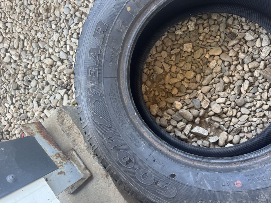 235/70 16,Anvelope de iarna ,Goodyear