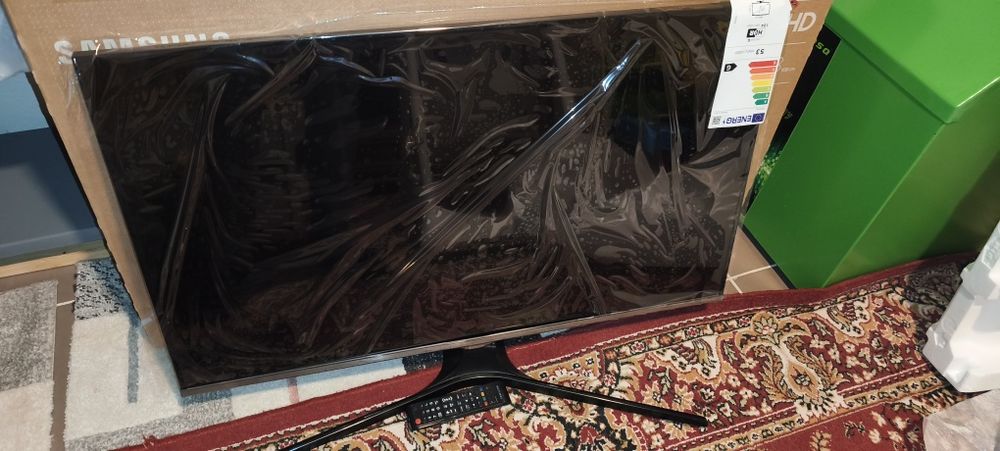Televizor Samsung diagonala 101 model ue40j5100awxbt