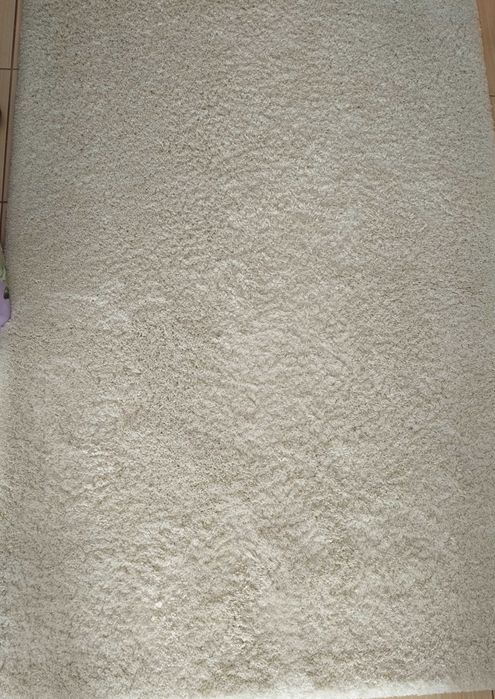 Covor bej, calitativ ca nou