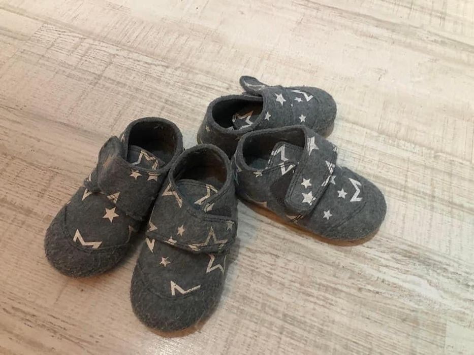 2 perechi de papucei Walkx kids, fetru,  23 si 24 ca marime.