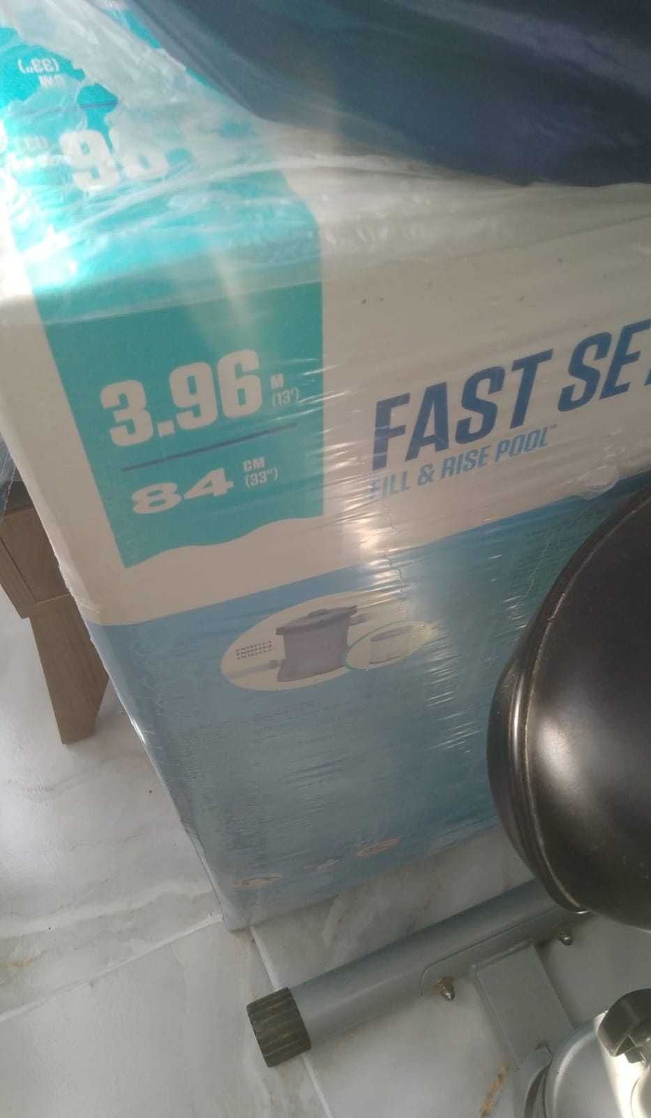 Vand piscina gonflabila, noua, sigilata, diametru 3,96 m, adancime 84