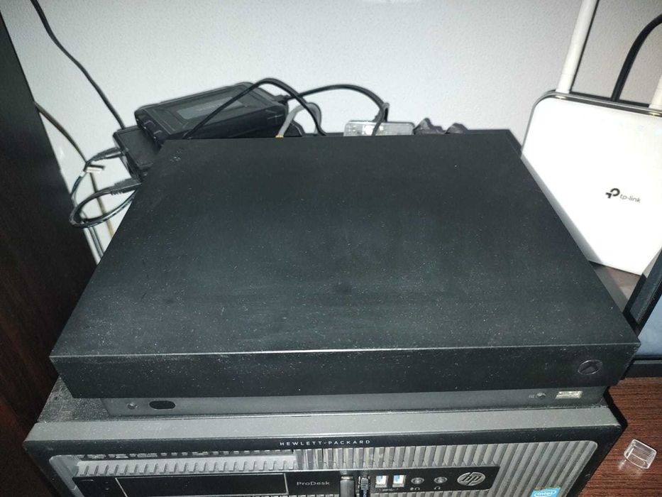 Xbox One X, 1TB, 4K/60fps