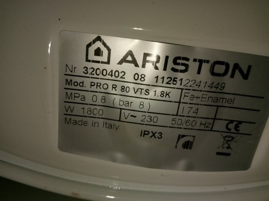 Boiler Ariston puțin folosit 74 litri